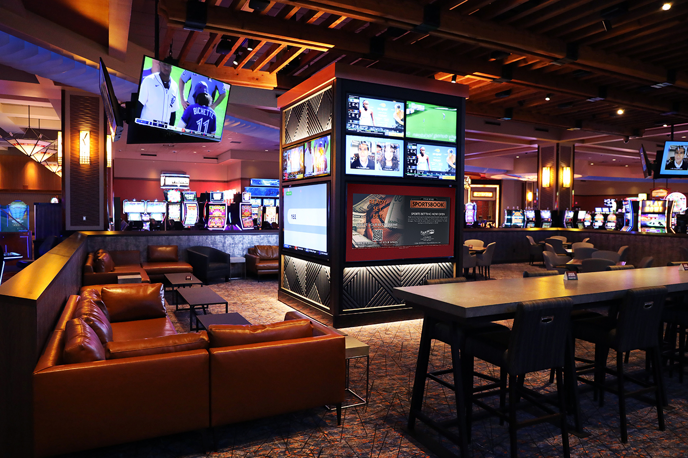 Four Winds Casinos Unveils New Sportsbook Lounge at Four Winds New ...