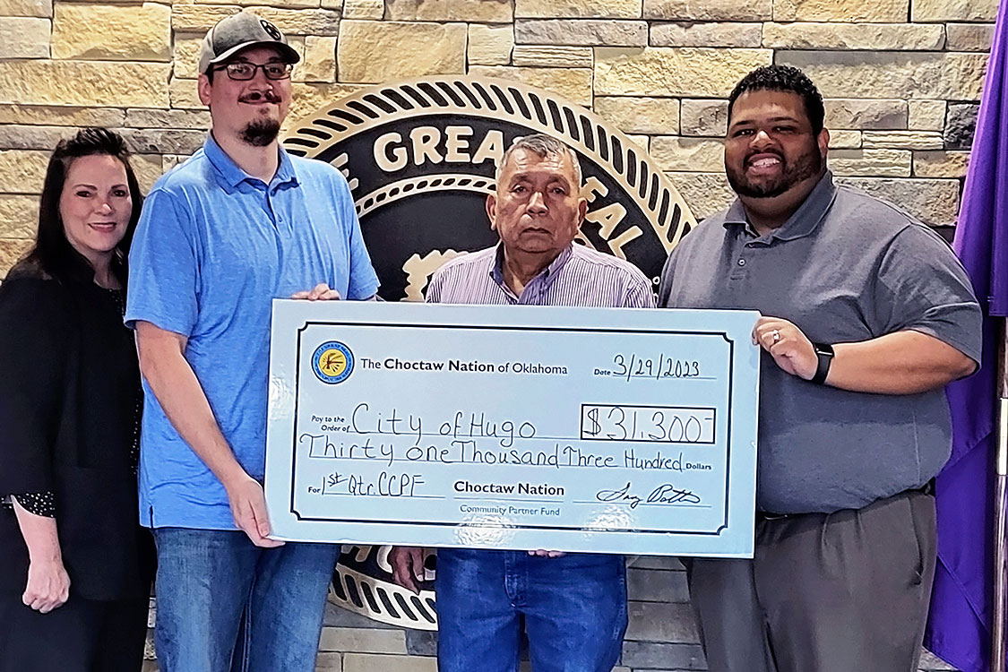 Choctaw Nation Gives $72k to Choctaw County - Indian Gaming